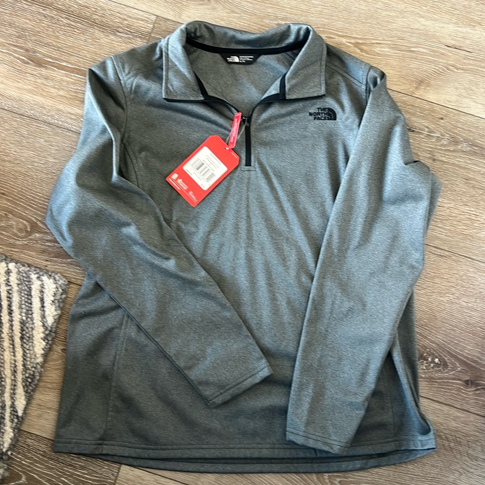 BRAND NEW North Face Tech Glacier 1/4 Zip/Slim Fit Long Sleeve Pullover
